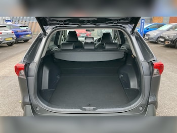 Used Toyota RAV4 2020 for sale - 76263164: Photo 4
