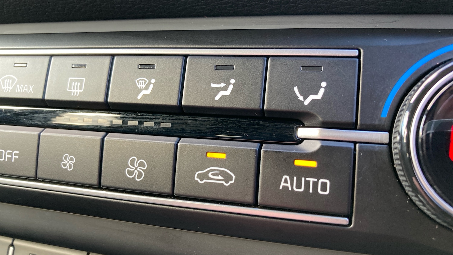 Used Kia XCeed 2025 for sale - 76393936: Photo 34