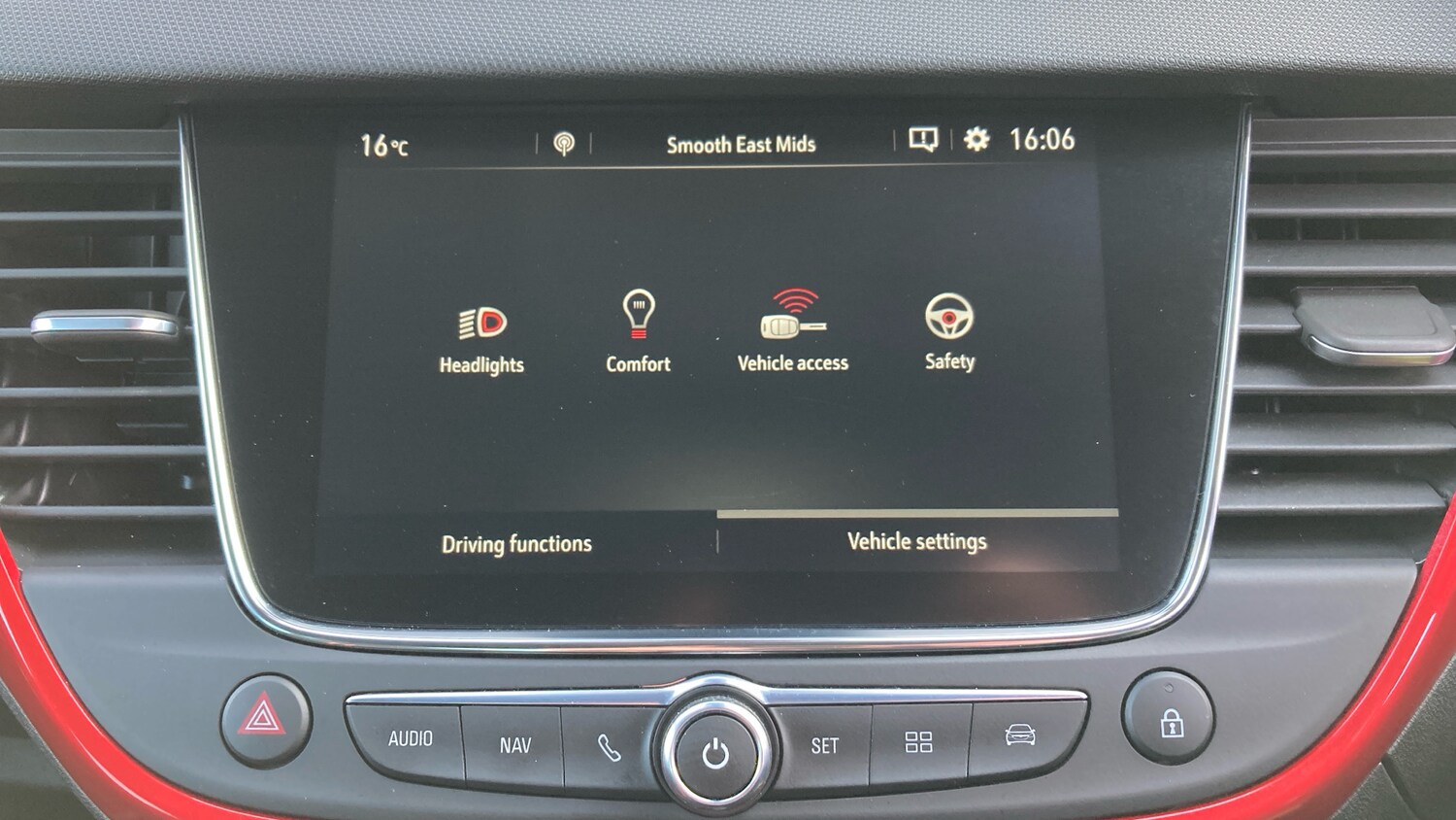 Used Vauxhall Crossland 2023 for sale - 77962157: Photo 32