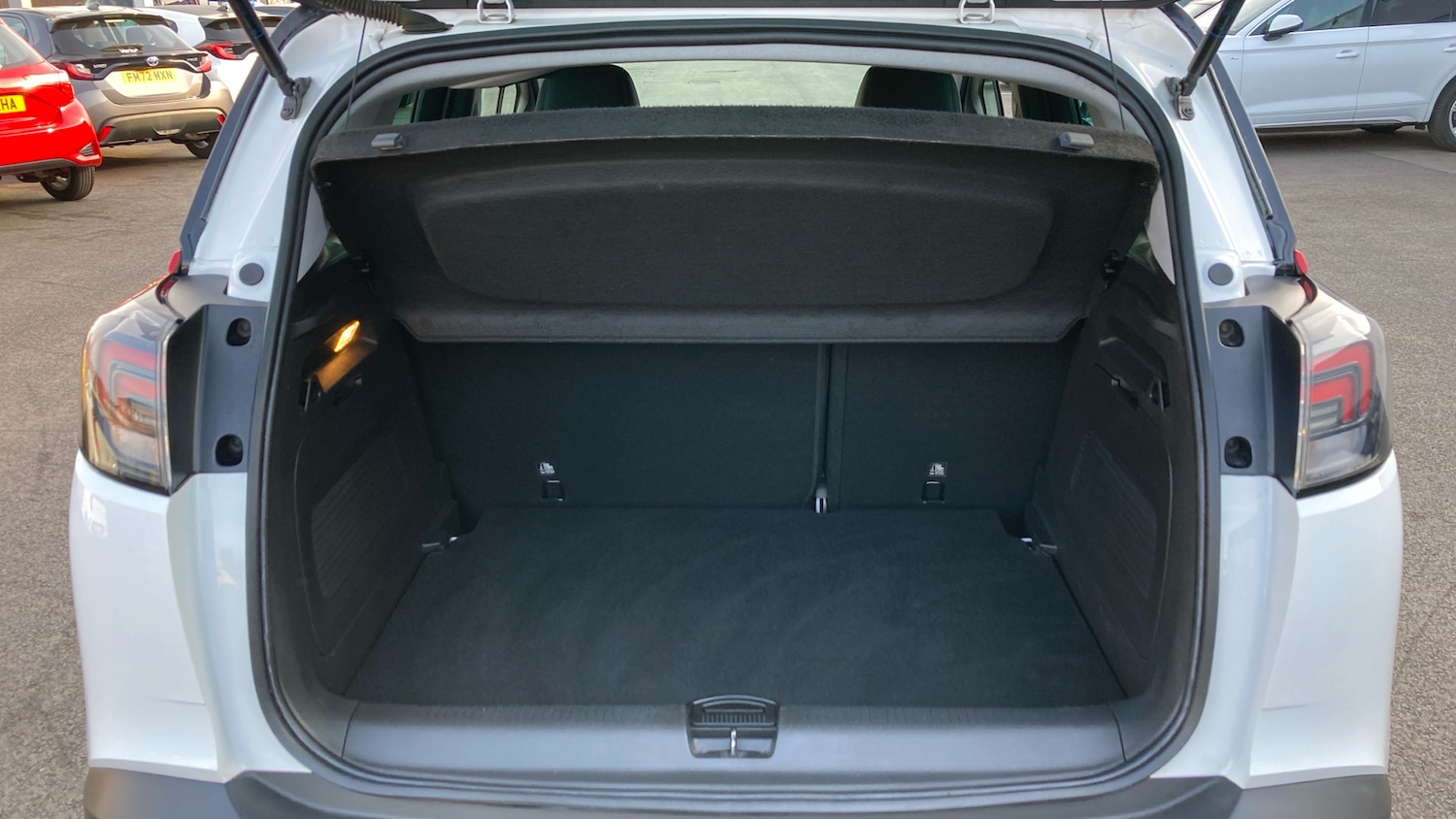 Used Vauxhall Crossland 2023 for sale - 77962157: Photo 4