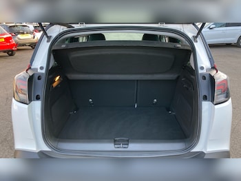 Used Vauxhall Crossland 2023 for sale - 77962157: Photo