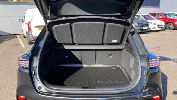 Used Kia XCeed 2025 for sale - 76161809: Photo 4