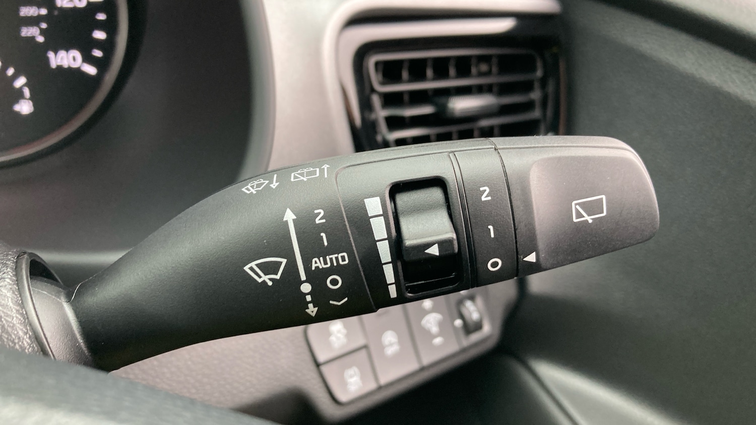 Used Kia Stonic 2024 for sale - 78027058: Photo 40