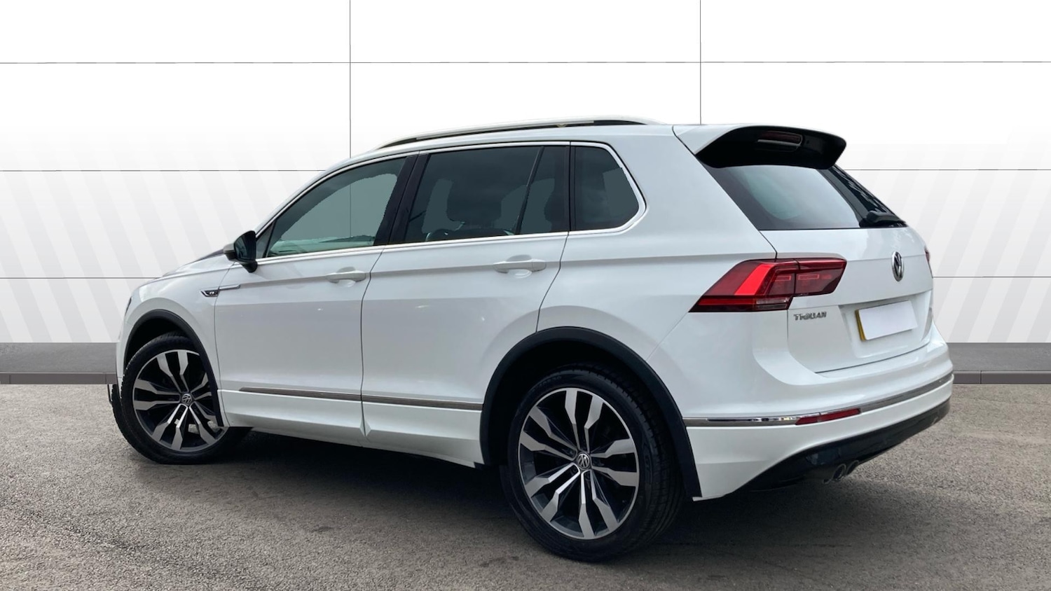 Used Volkswagen Tiguan 2018 for sale - 78015149: Photo 2