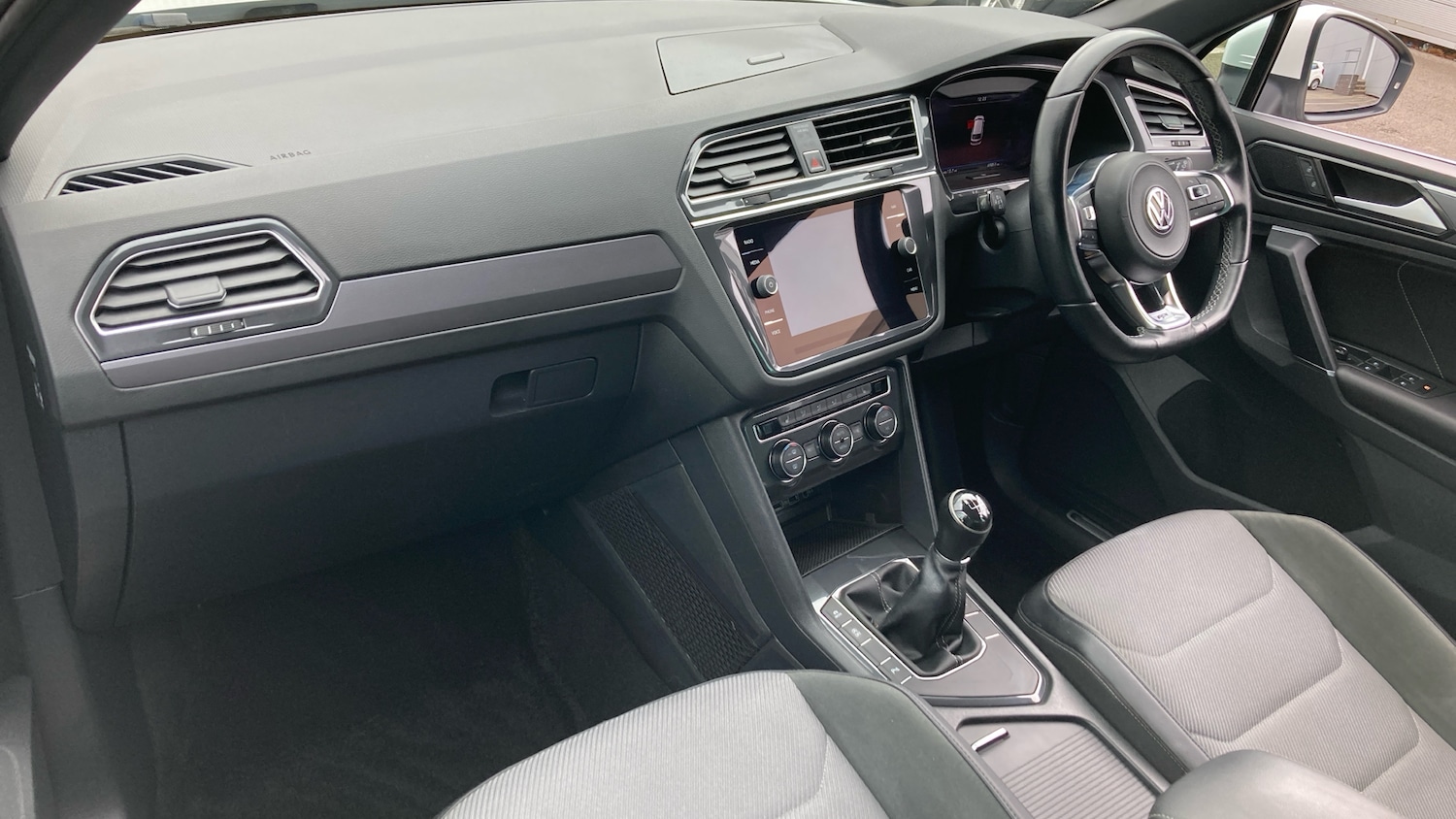 Used Volkswagen Tiguan 2018 for sale - 78015149: Photo 9