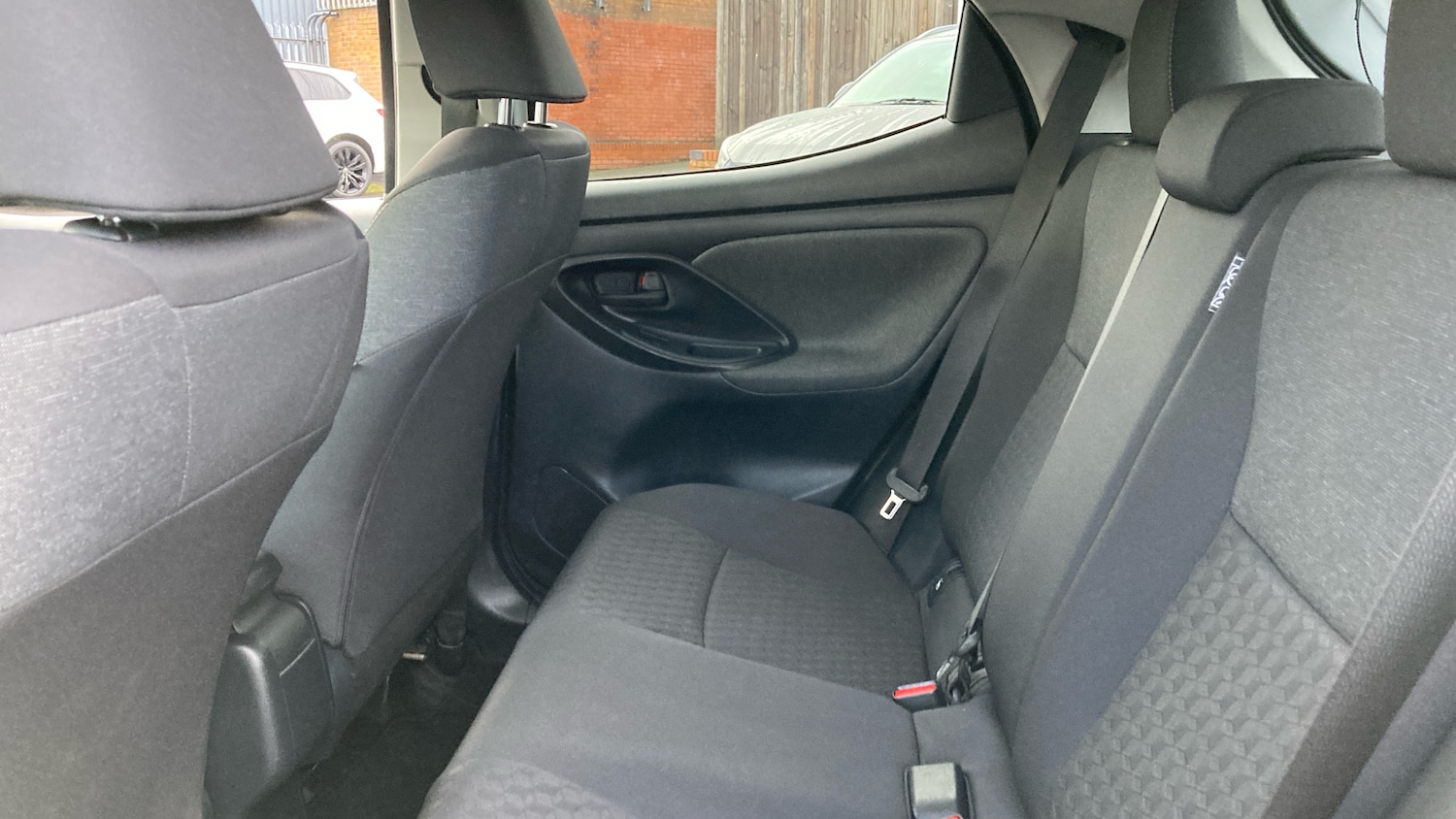 Used Toyota Yaris 2021 for sale - 76957000: Photo 16