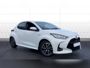 Used Toyota Yaris 2021 for sale - 76957000: Photo