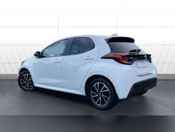 Used Toyota Yaris 2021 for sale - 76957000: Photo