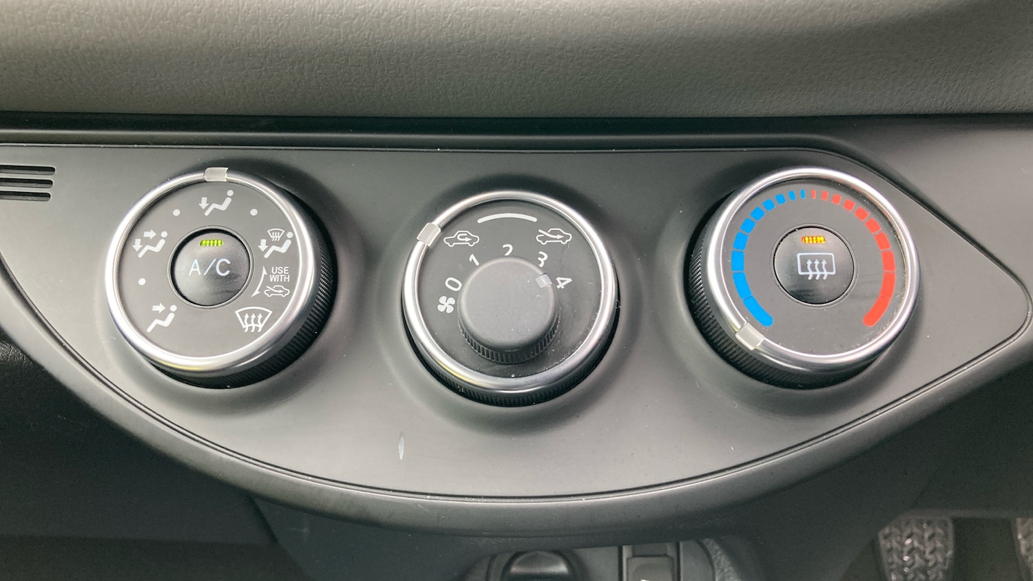 Used Toyota Yaris 2018 for sale - 78053437: Photo 27