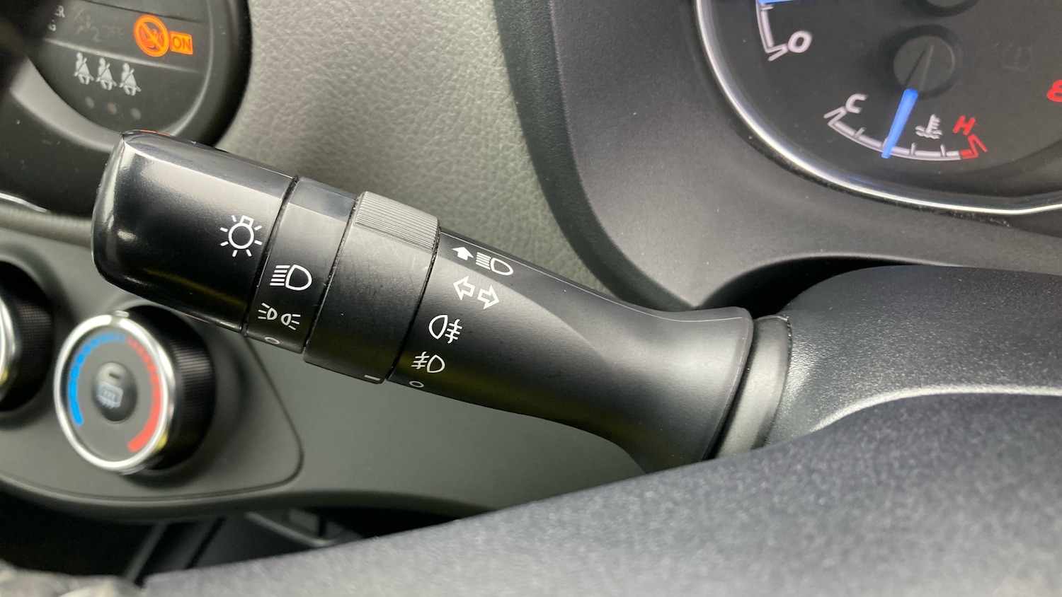 Used Toyota Yaris 2018 for sale - 78053437: Photo 37