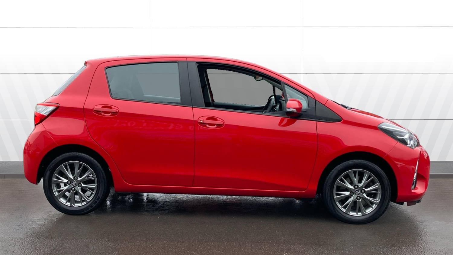 Used Toyota Yaris 2018 for sale - 78053437: Photo 5