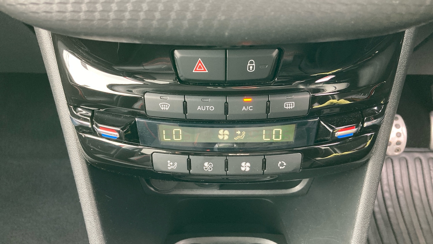 Used Peugeot 208 2017 for sale - 78018166: Photo 25