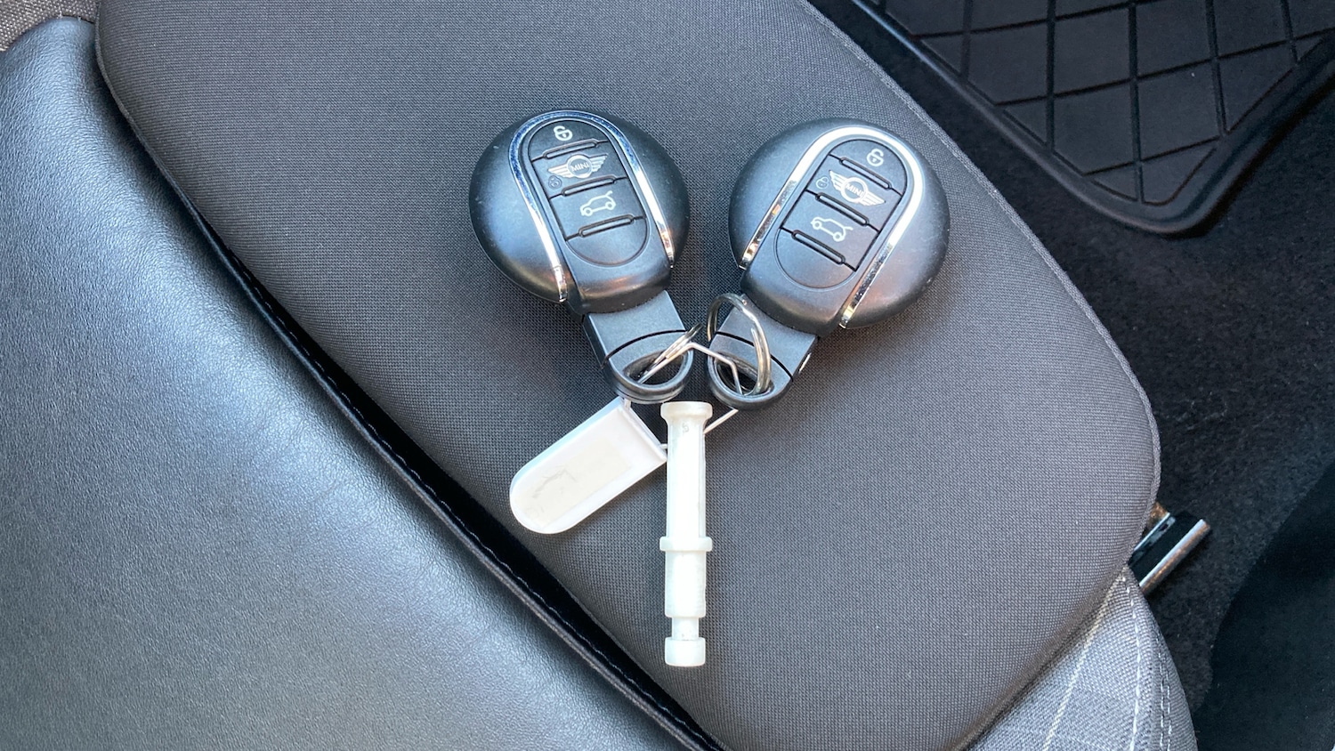 Used MINI Convertible 2017 for sale - 76192981: Photo 20