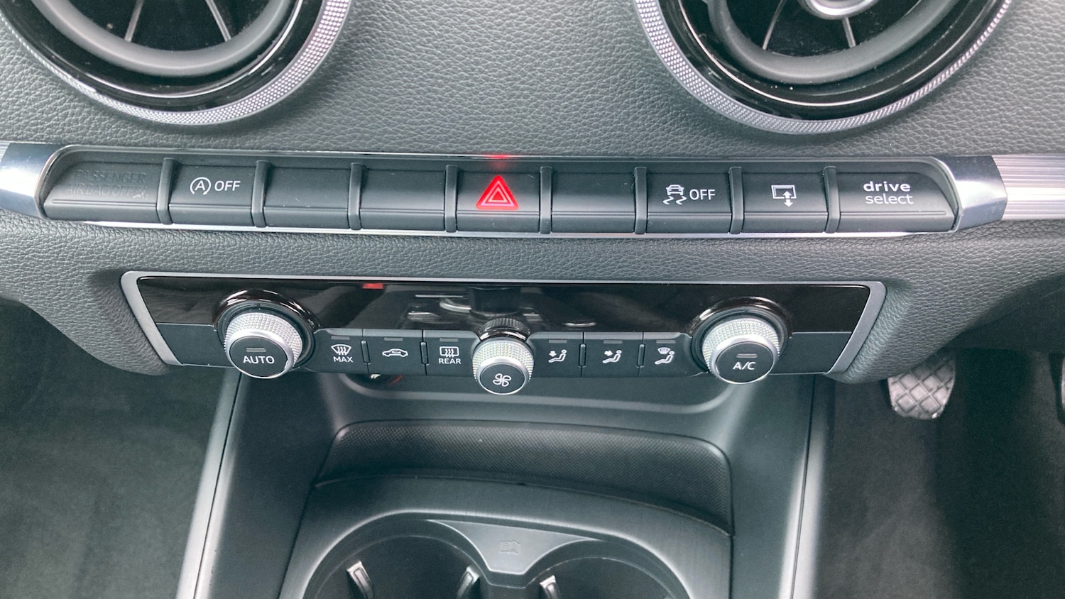 Used Audi A3 2015 for sale - 77350290: Photo 30