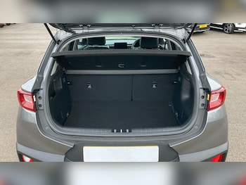 Used Kia Stonic 2025 for sale - 77619711: Photo