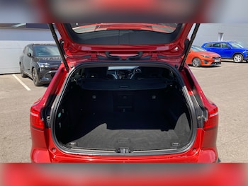 Used Volvo V60 2019 for sale - 75921667: Photo