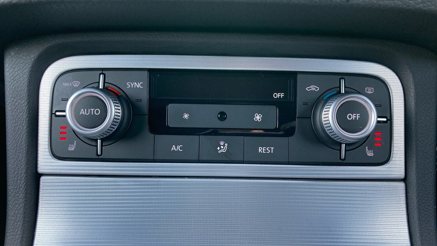 Used Volkswagen Touareg 2016 for sale - 77760506: Photo 30