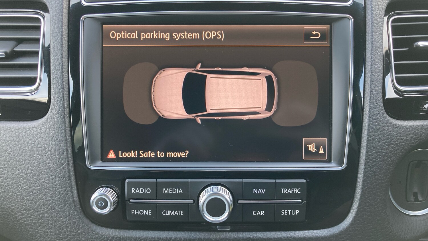 Used Volkswagen Touareg 2016 for sale - 77760506: Photo 33