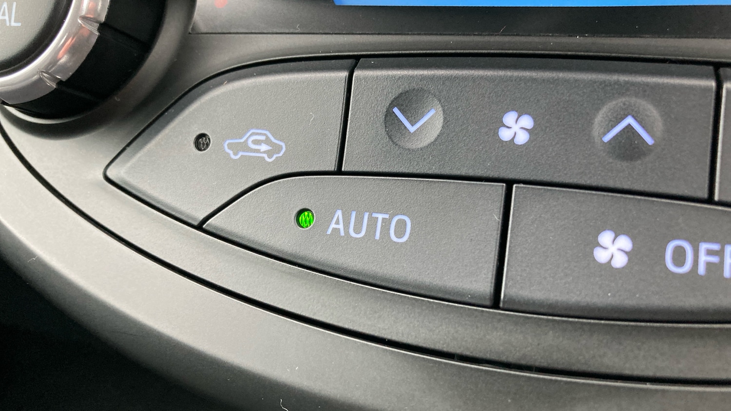 Used Toyota Yaris 2020 for sale - 76734338: Photo 29