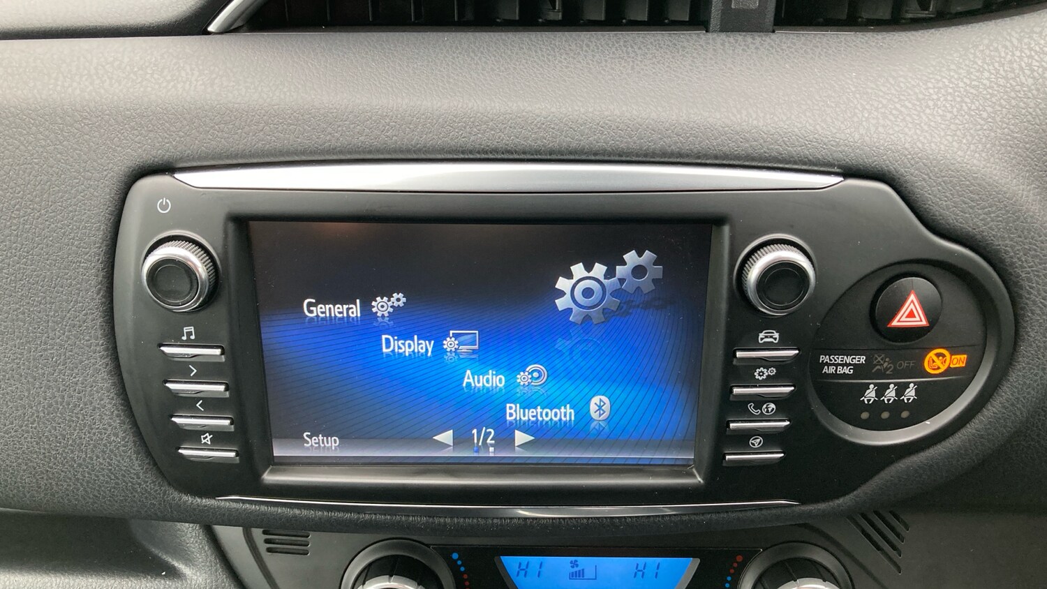 Used Toyota Yaris 2020 for sale - 76734338: Photo 30