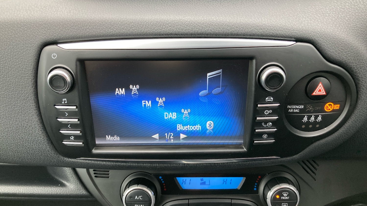 Used Toyota Yaris 2020 for sale - 76734338: Photo 31