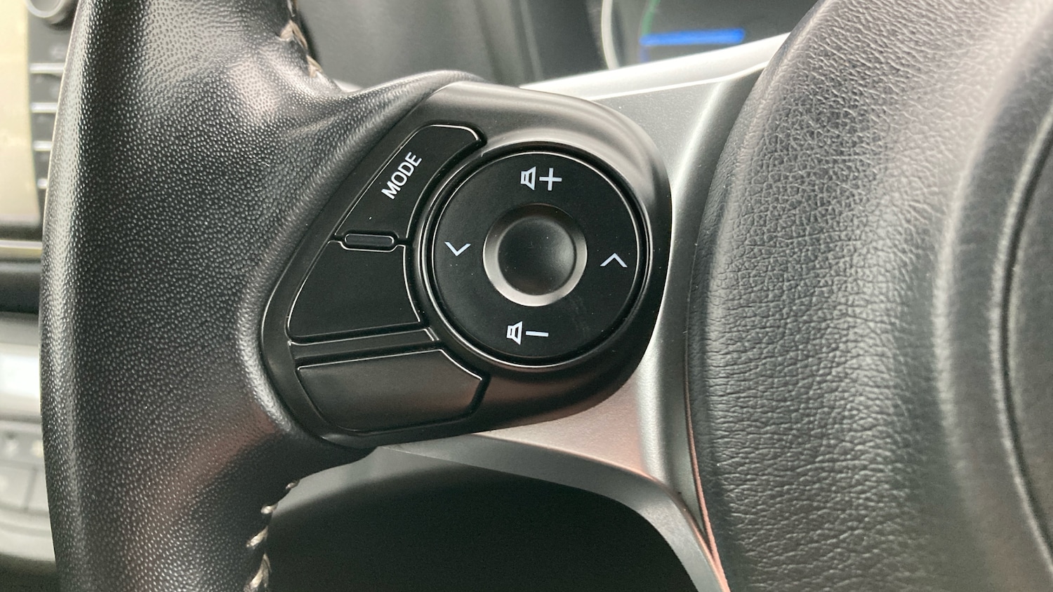 Used Toyota Yaris 2020 for sale - 76734338: Photo 35