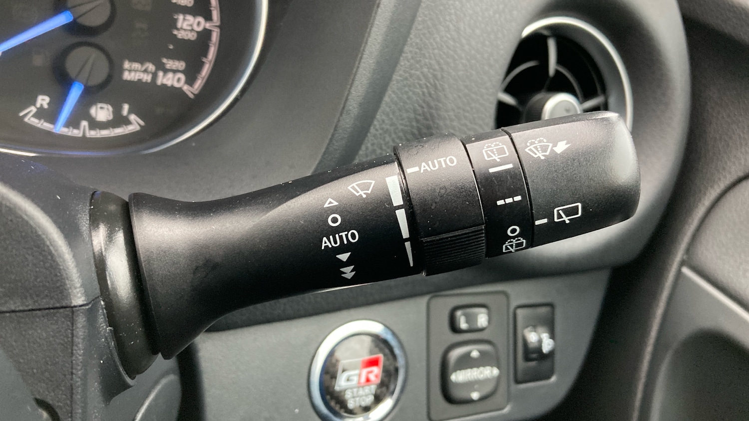 Used Toyota Yaris 2020 for sale - 76734338: Photo 38