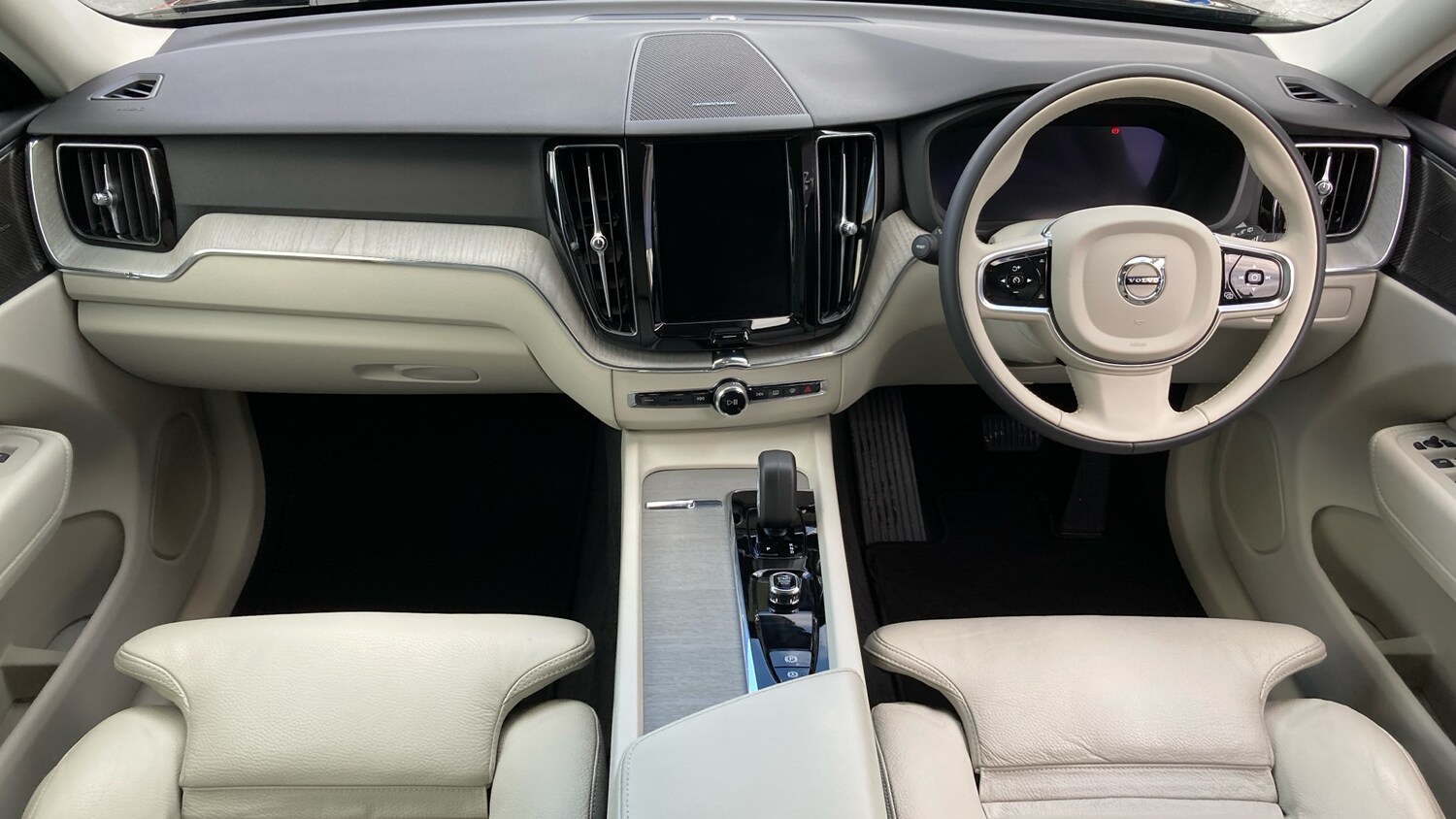 Used Volvo XC60 2024 for sale - 77340226: Photo 10