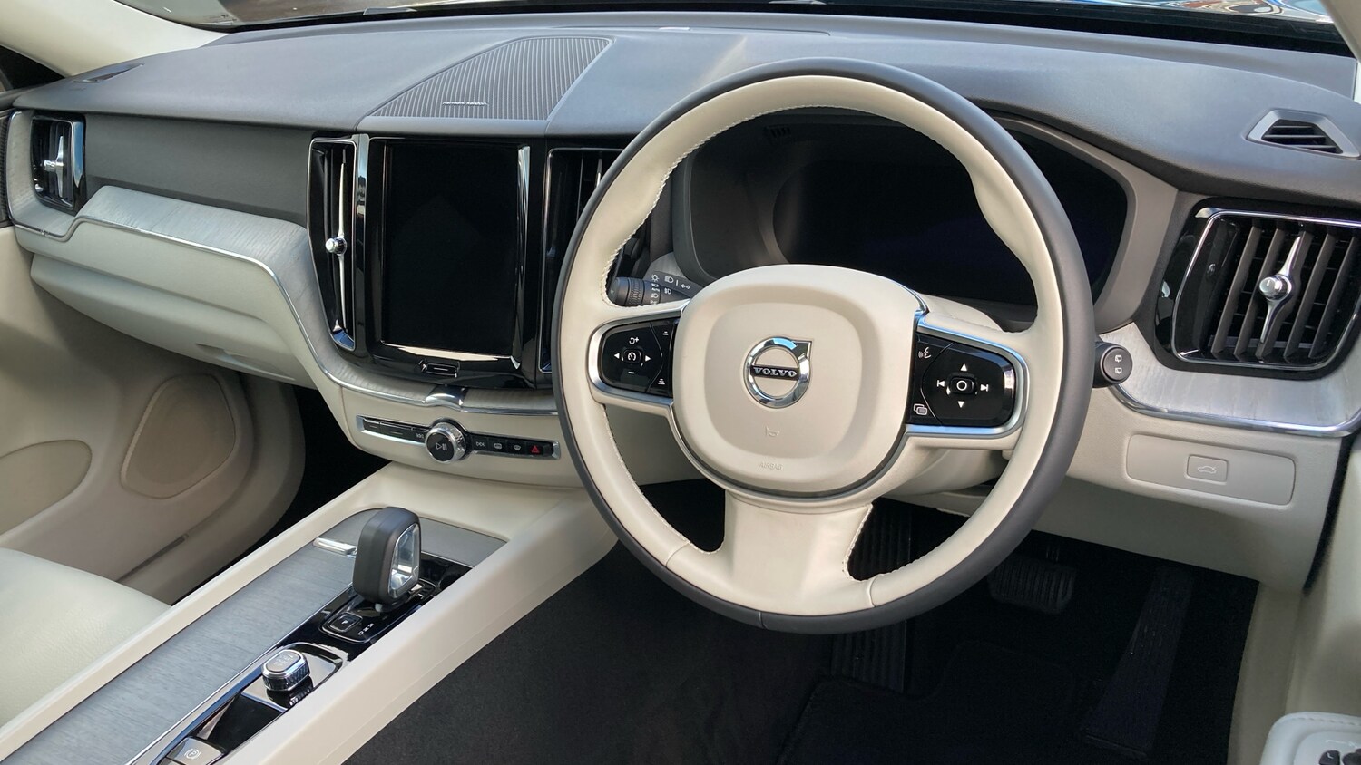 Used Volvo XC60 2024 for sale - 77340226: Photo 11