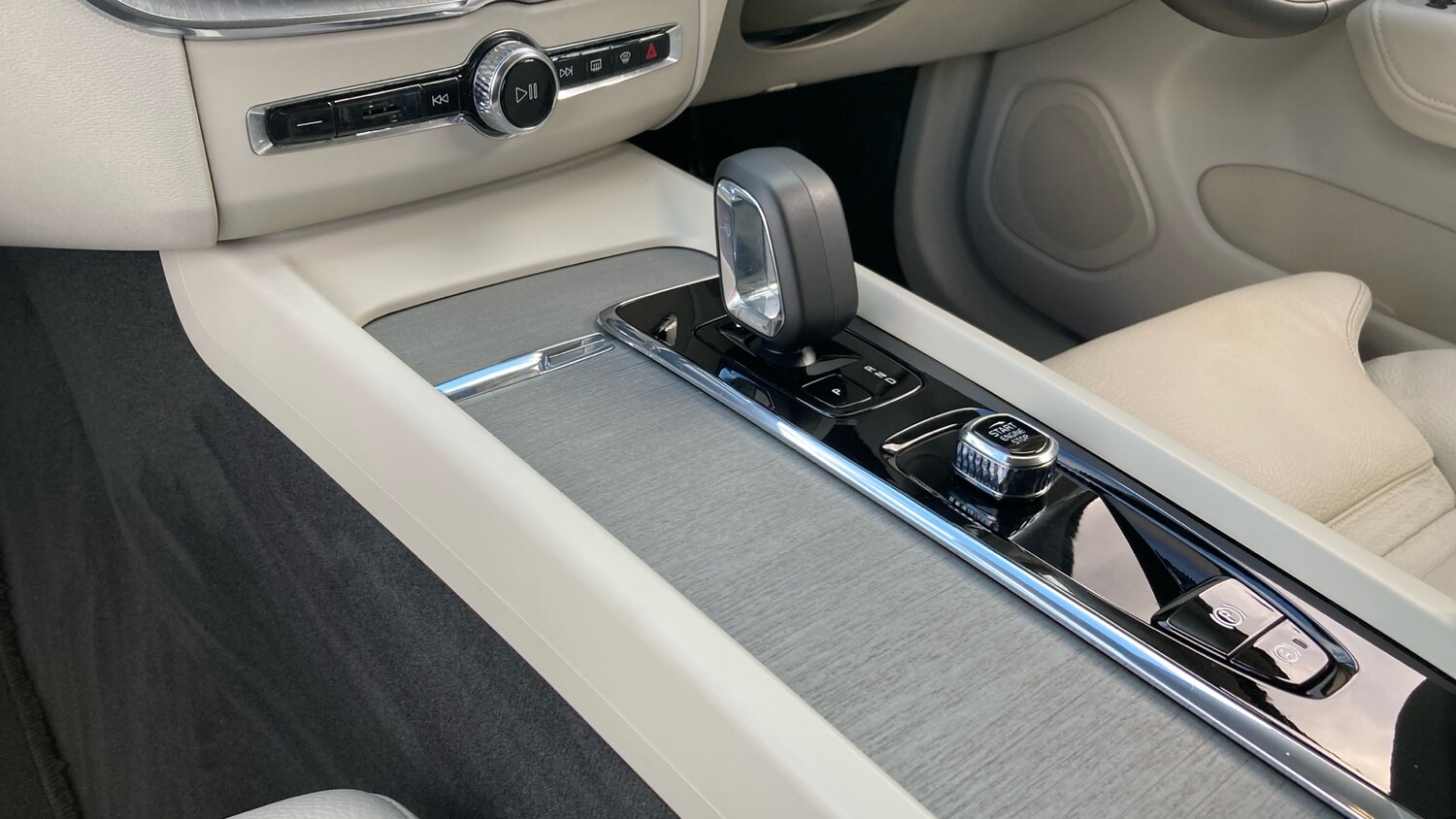 Used Volvo XC60 2024 for sale - 77340226: Photo 13