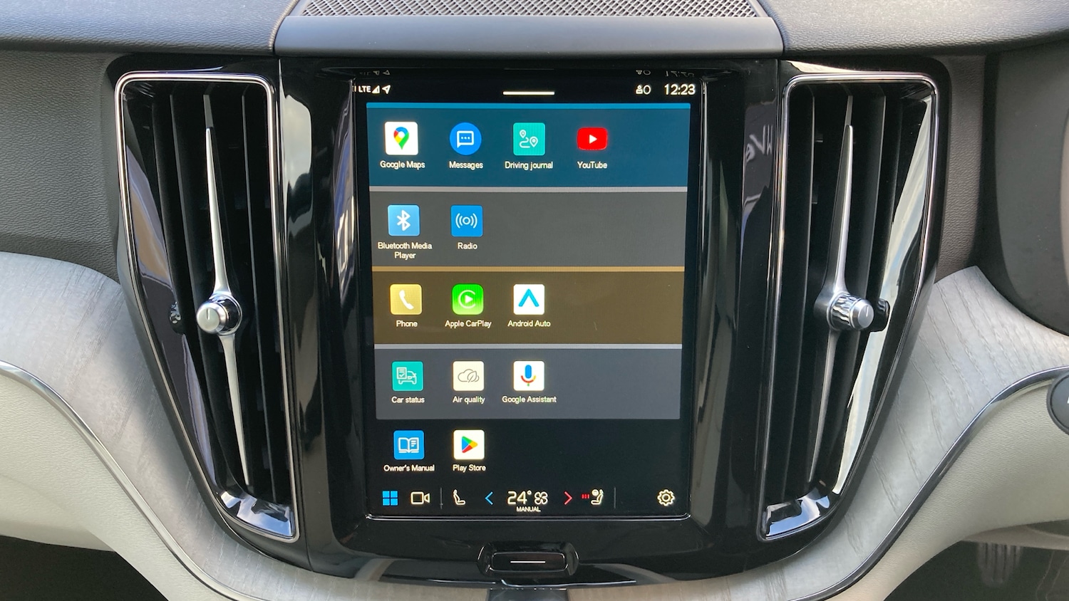 Used Volvo XC60 2024 for sale - 77340226: Photo 32