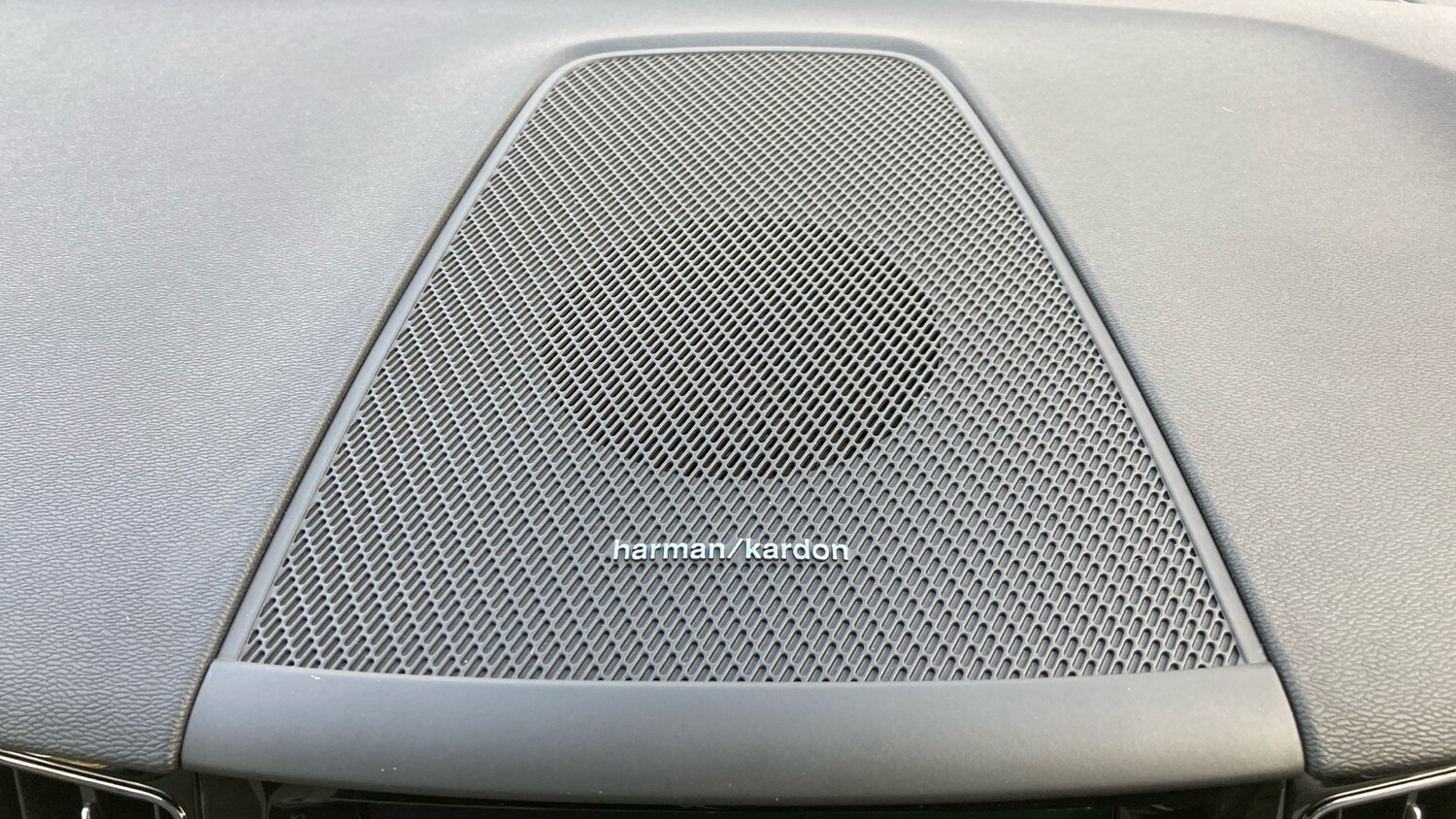 Used Volvo XC60 2024 for sale - 77340226: Photo 41