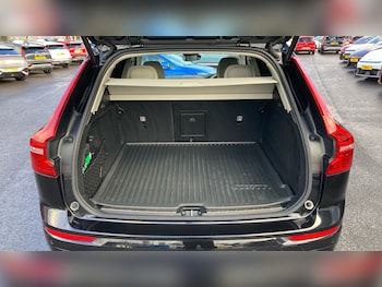 Used Volvo XC60 2024 for sale - 77340226: Photo