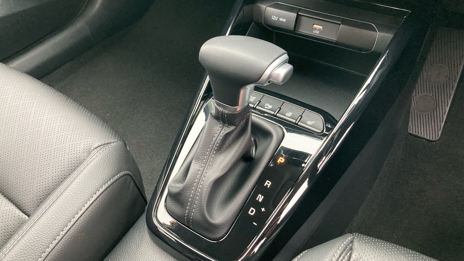 Used Kia Stonic 2024 for sale - 77845174: Photo 24