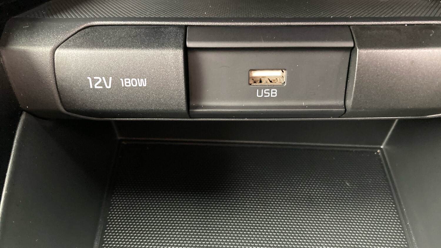 Used Kia Stonic 2024 for sale - 77845174: Photo 26