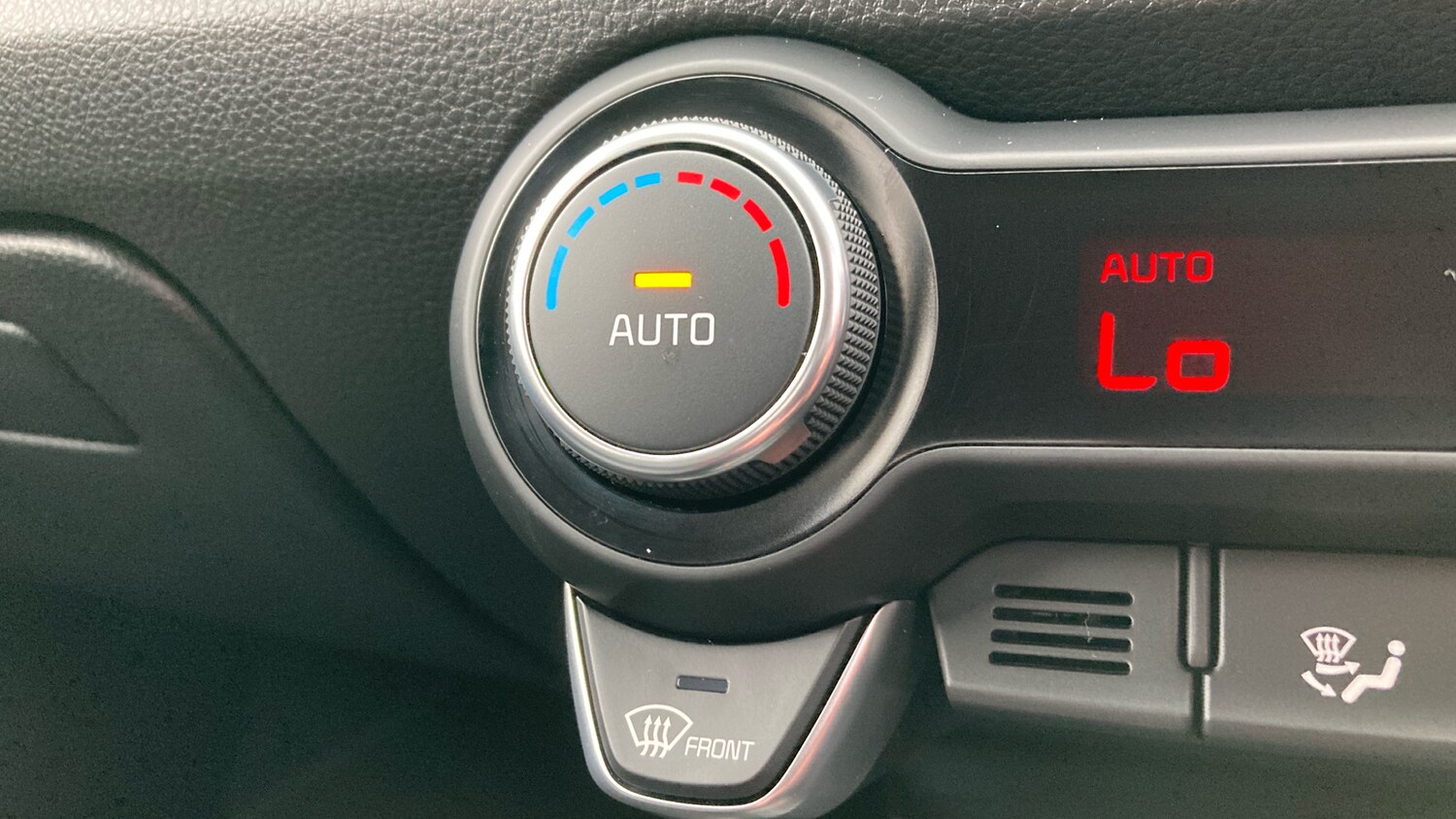 Used Kia Stonic 2024 for sale - 77845174: Photo 28