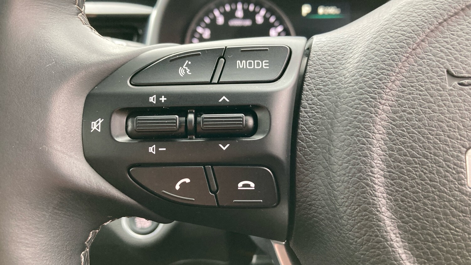 Used Kia Stonic 2024 for sale - 77845174: Photo 37