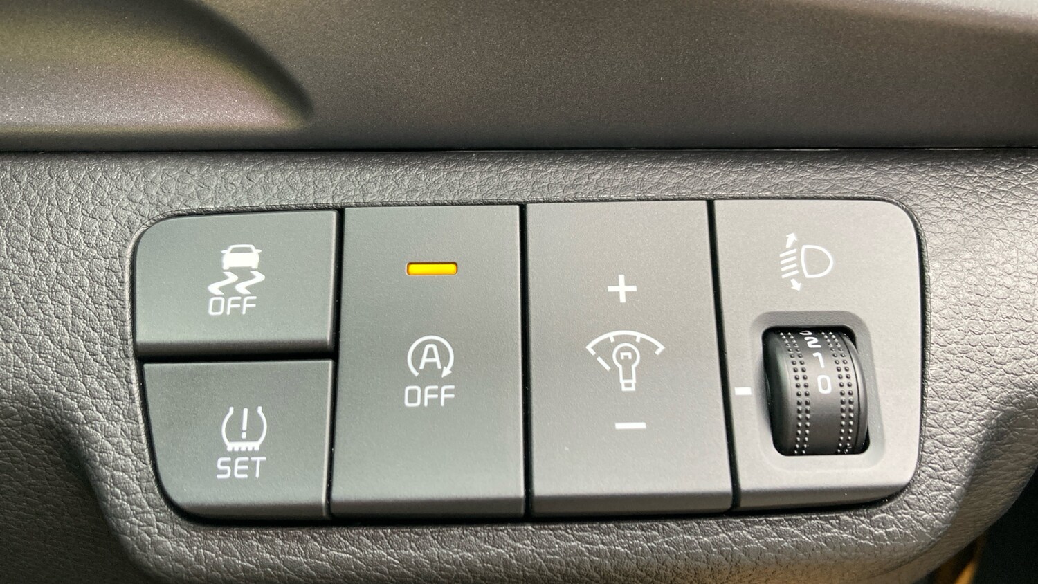 Used Kia Stonic 2024 for sale - 77845174: Photo 42