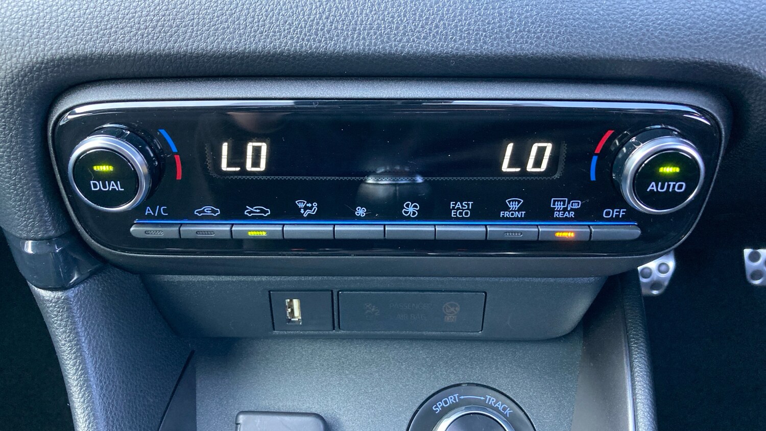 Used Toyota Yaris 2021 for sale - 77803078: Photo 30