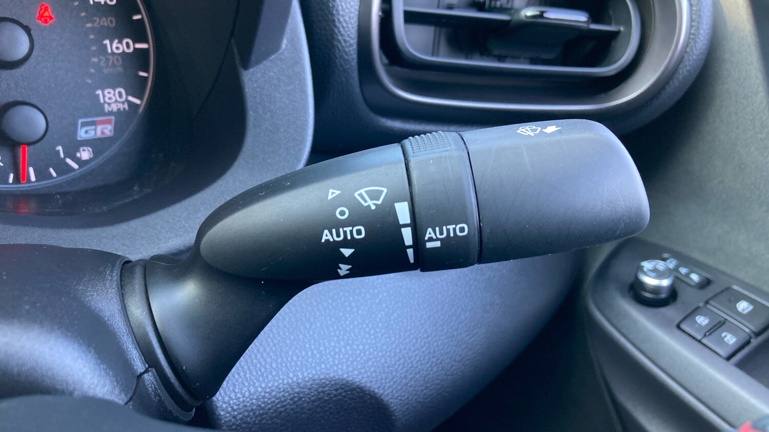 Used Toyota Yaris 2021 for sale - 77803078: Photo 41