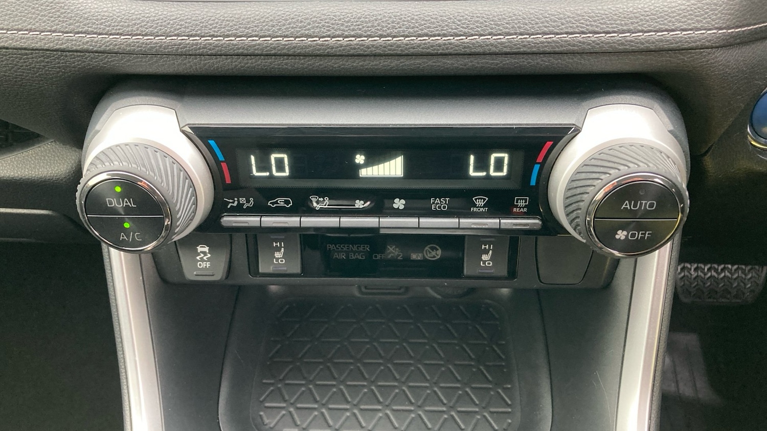 Used Toyota RAV4 2020 for sale - 76662931: Photo 31