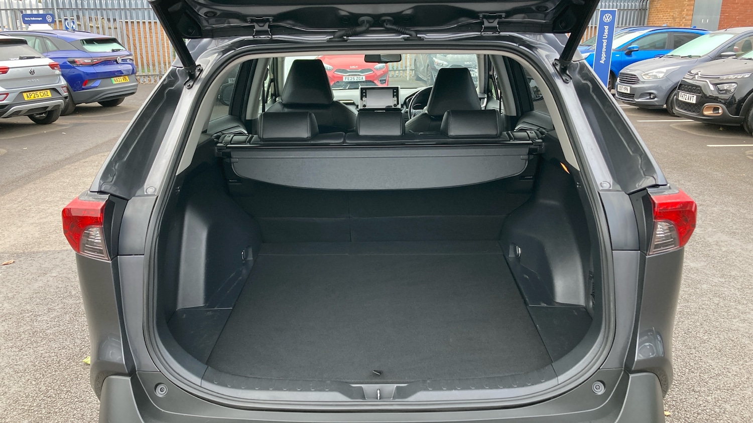 Used Toyota RAV4 2020 for sale - 76662931: Photo 4