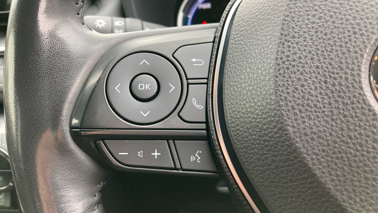 Used Toyota RAV4 2020 for sale - 76662931: Photo 40