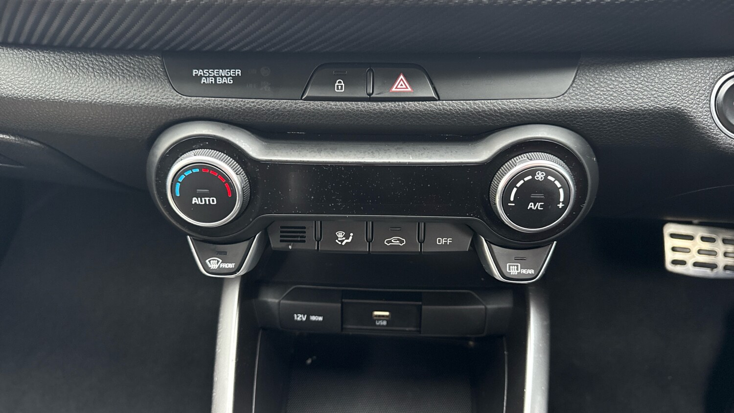 Used Kia Stonic 2024 for sale - 78199414: Photo 36