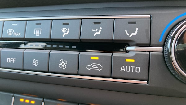 Used Kia XCeed 2025 for sale - 76183136: Photo 33