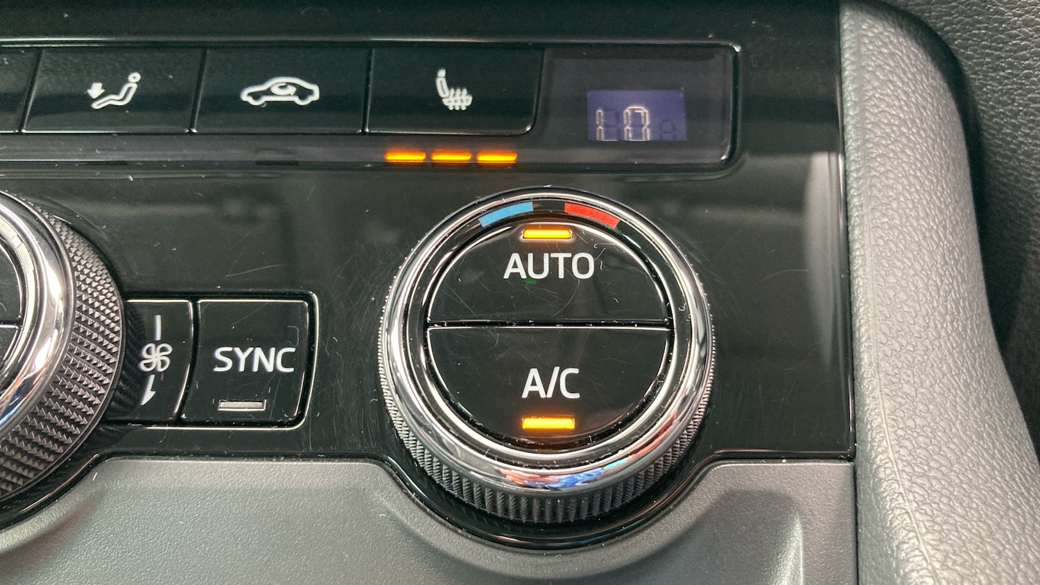 Used Skoda Karoq 2023 for sale - 75894425: Photo 28