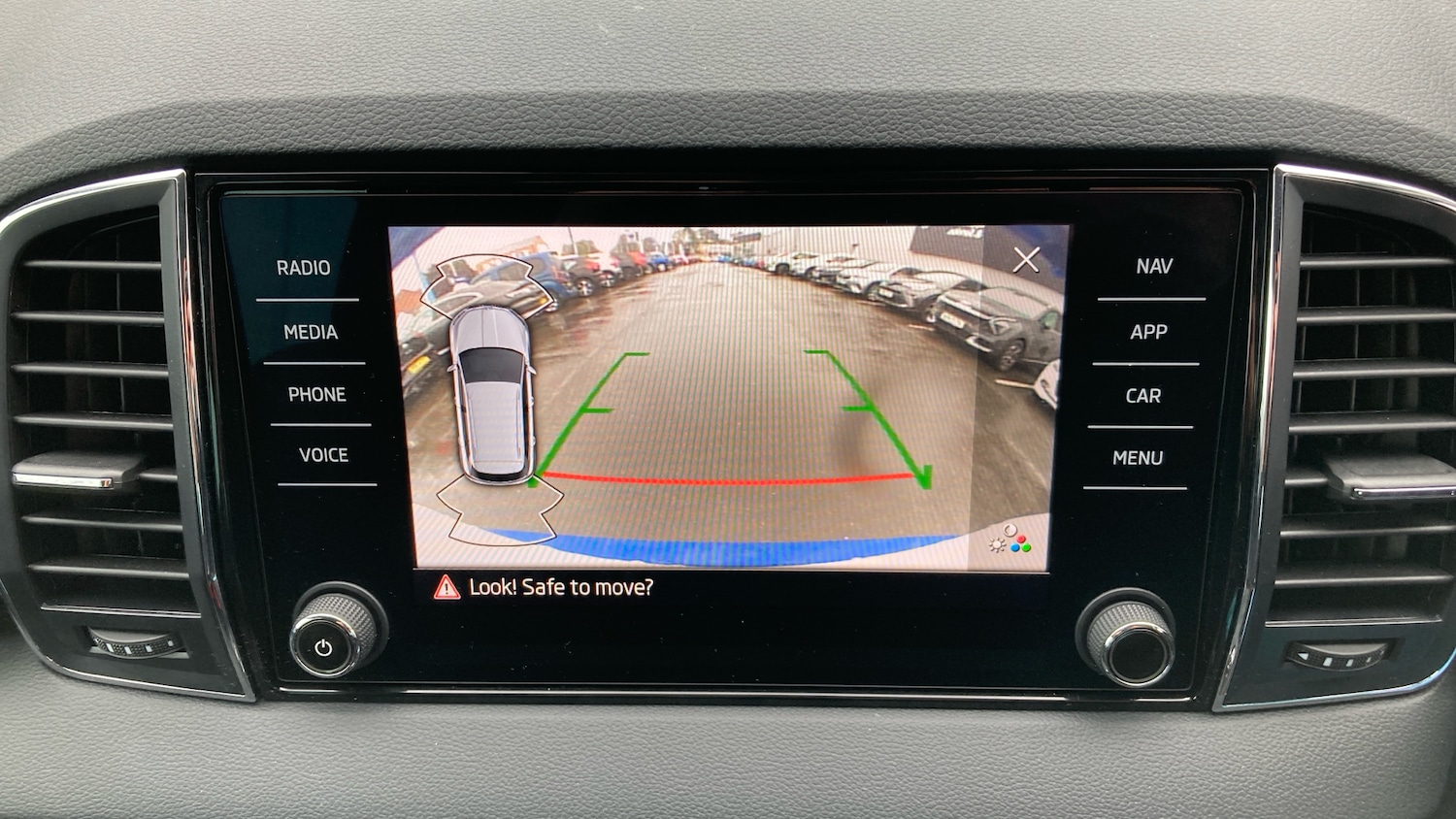 Used Skoda Karoq 2023 for sale - 75894425: Photo 33