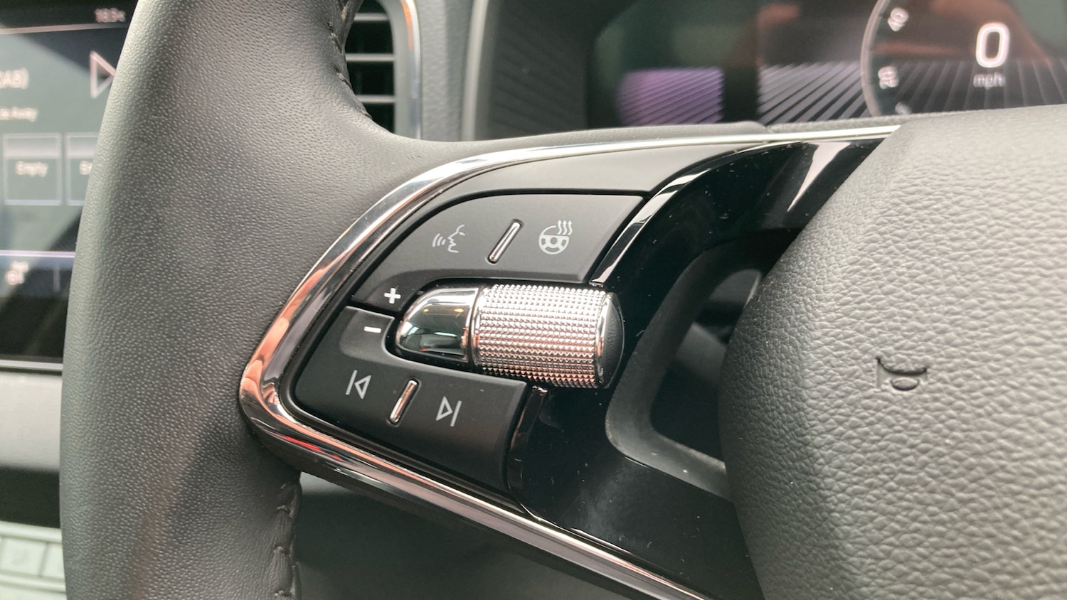 Used Skoda Karoq 2023 for sale - 75894425: Photo 42