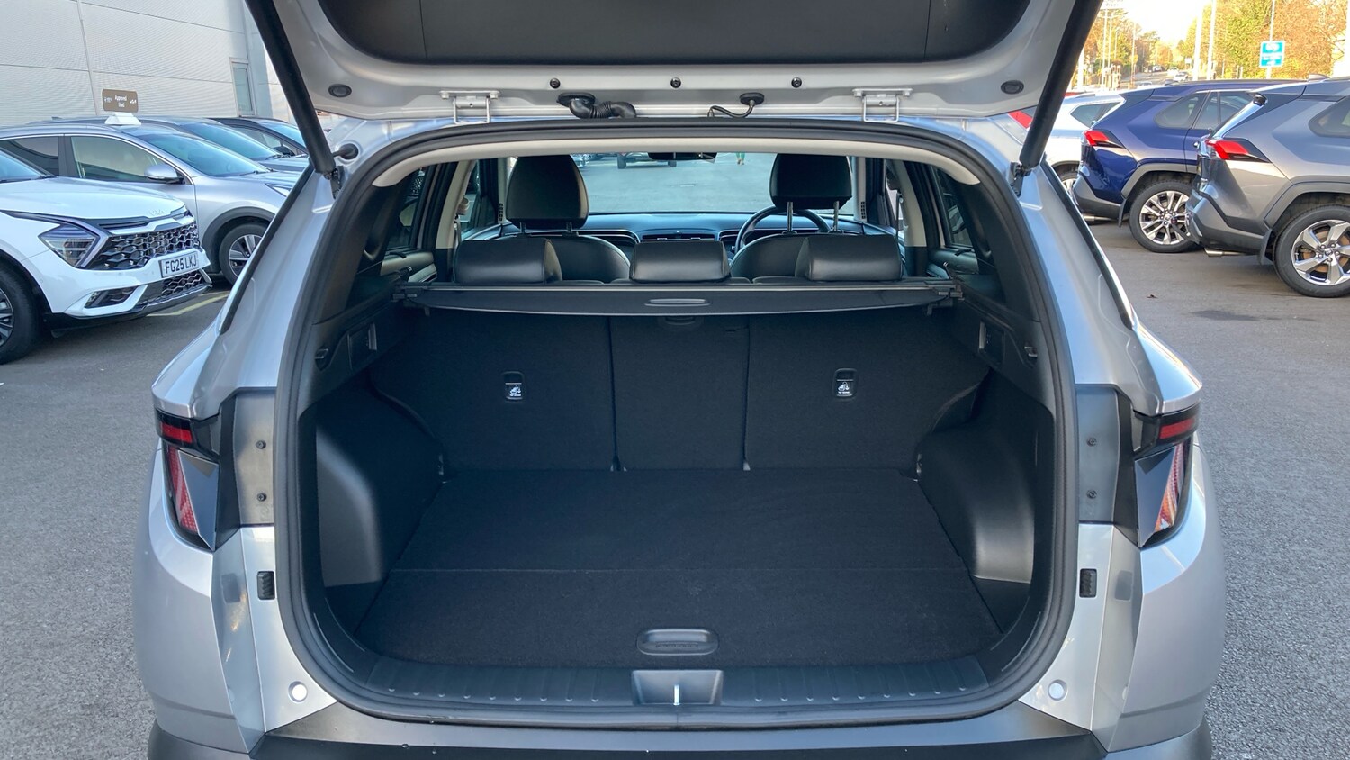 Used Hyundai TUCSON 2023 for sale - 76611533: Photo 4