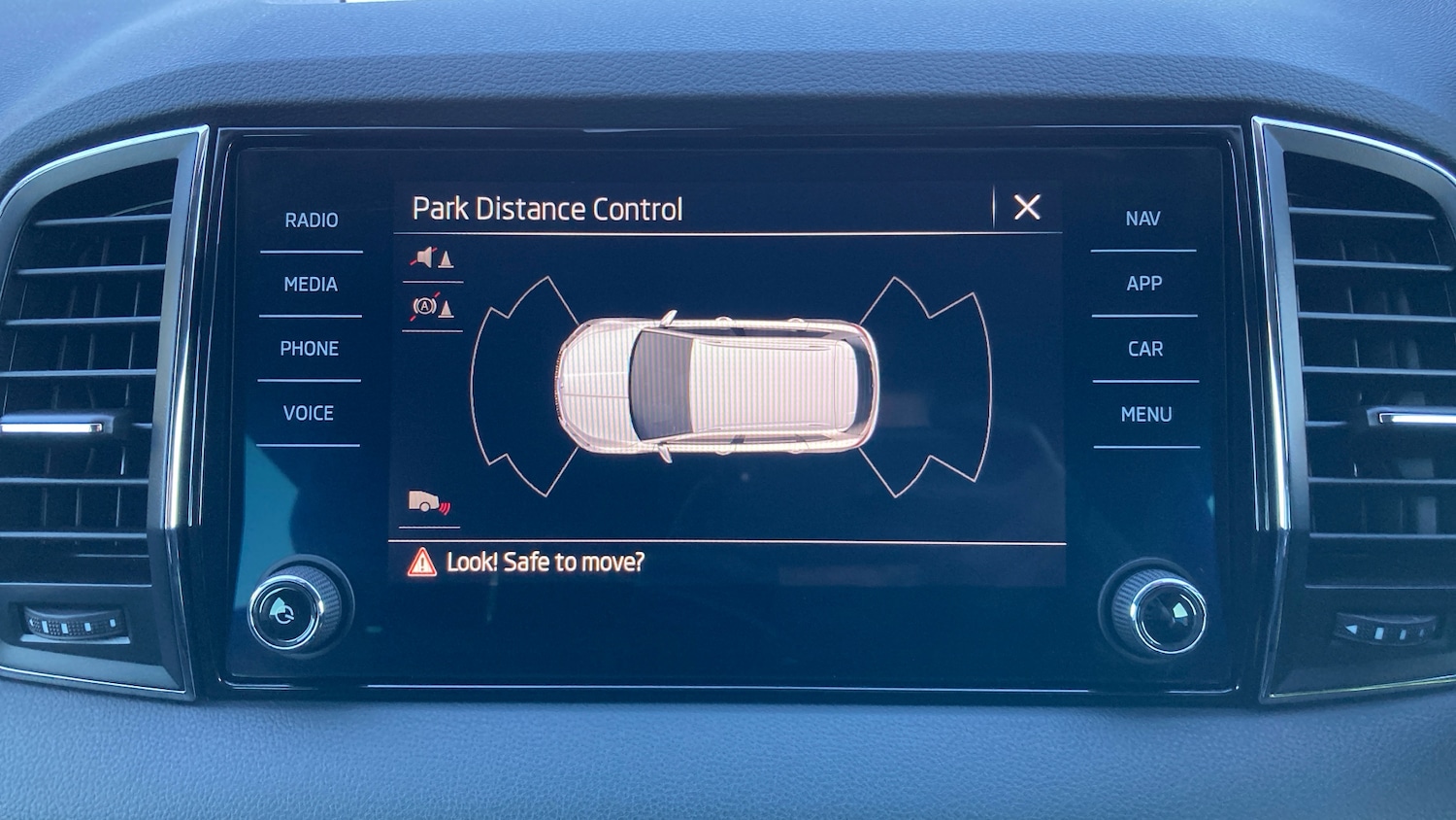 Used Skoda Karoq 2023 for sale - 77063819: Photo 32